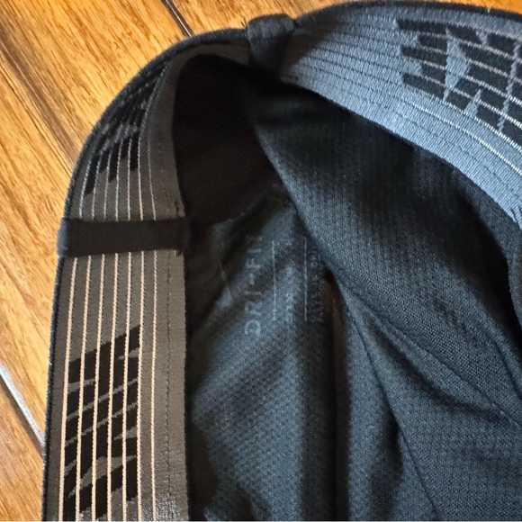 Black Nike golf pants flat front tapered - Picture 3 of 3